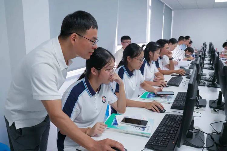 聚焦ai赋能教学,共促专业发展